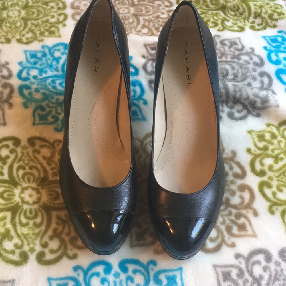 Tahari black leather heels